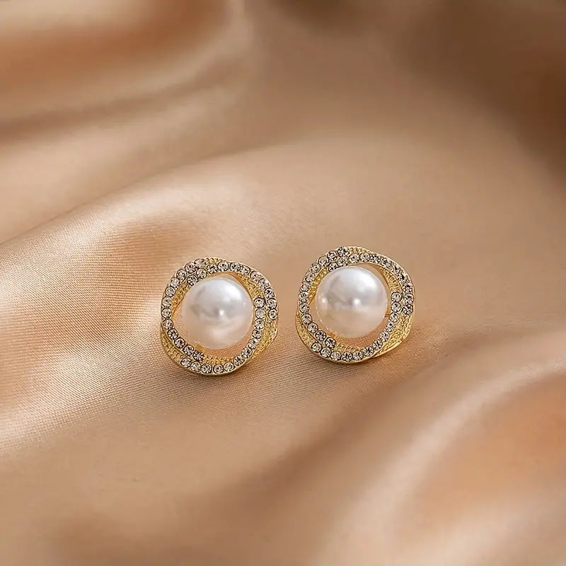 Floral zircon pearl studs