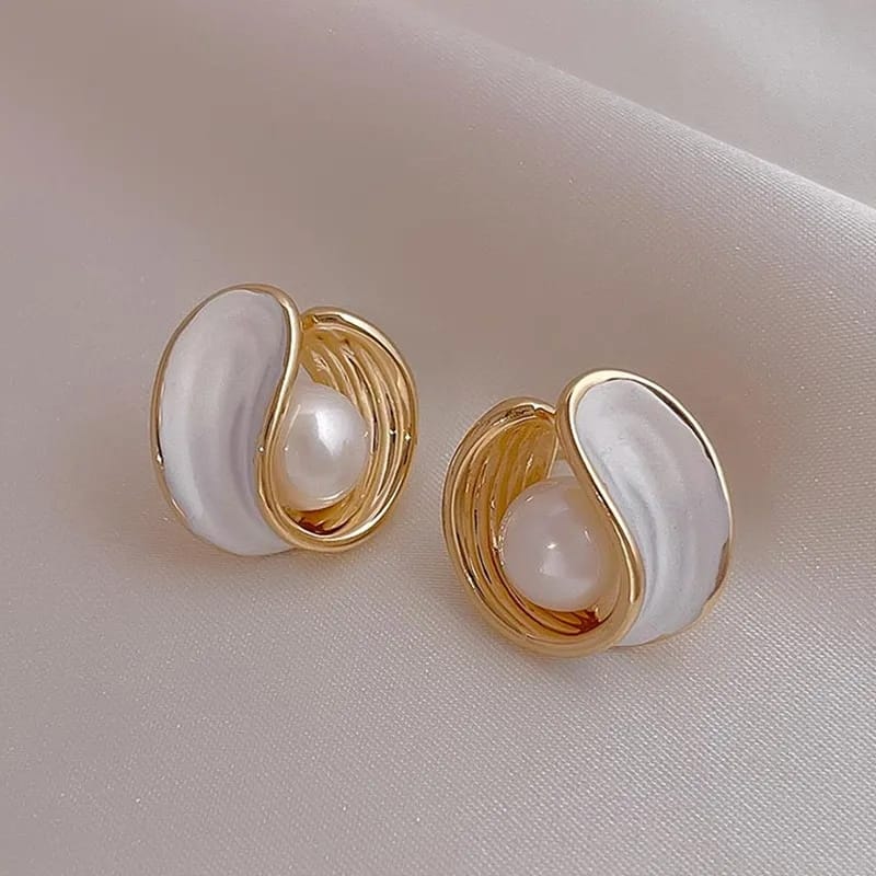 Anti tarnish Pearl Stud