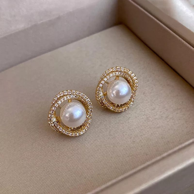 Floral zircon pearl studs
