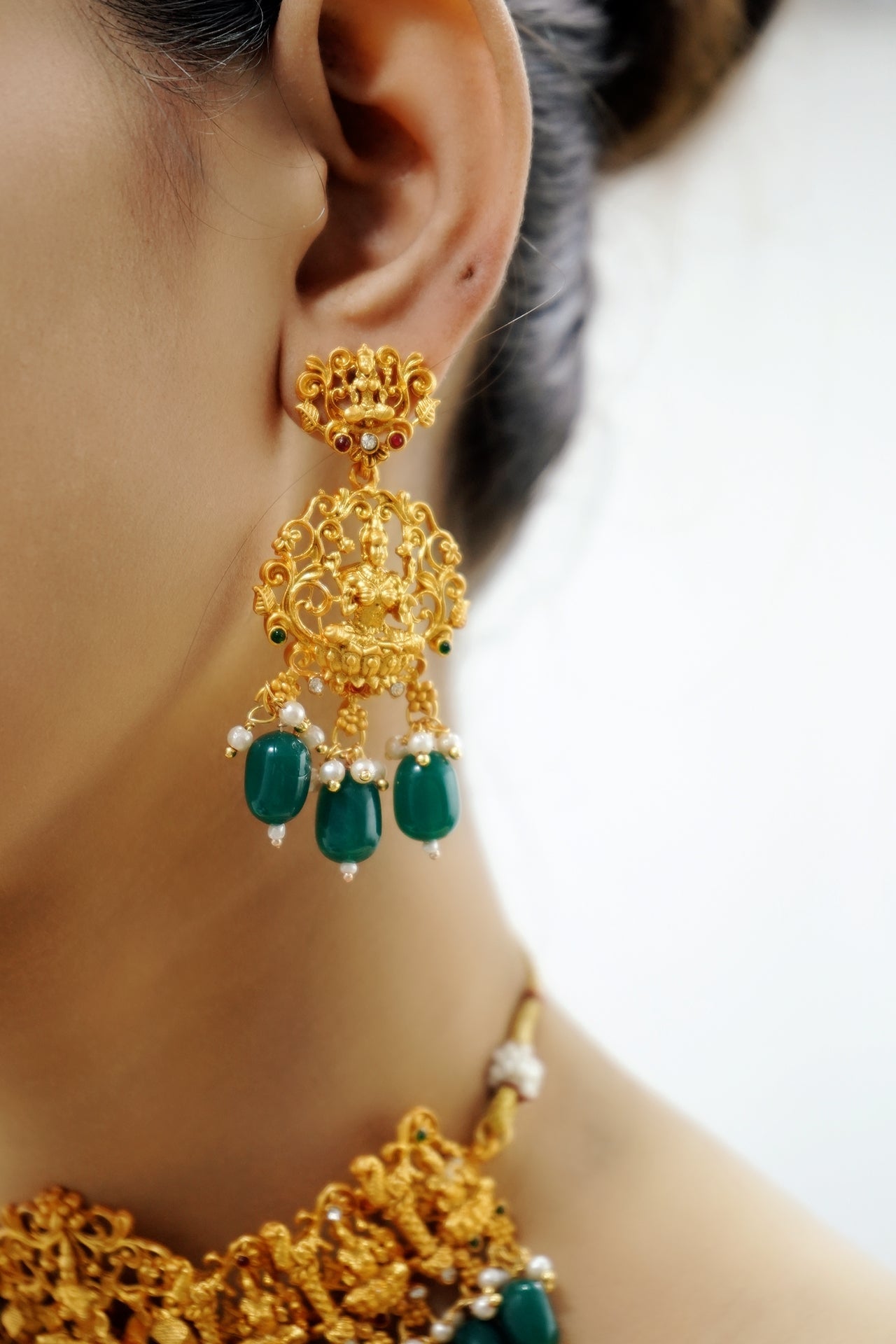 Golden Temple Choker Set