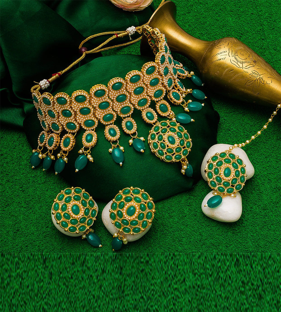 Green Contras Necklace