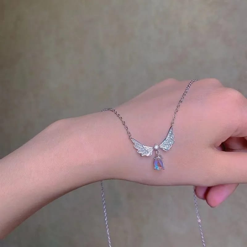 Angel wings necklace