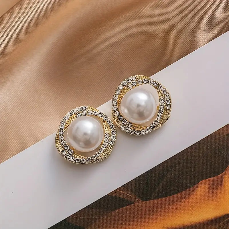 Floral zircon pearl studs