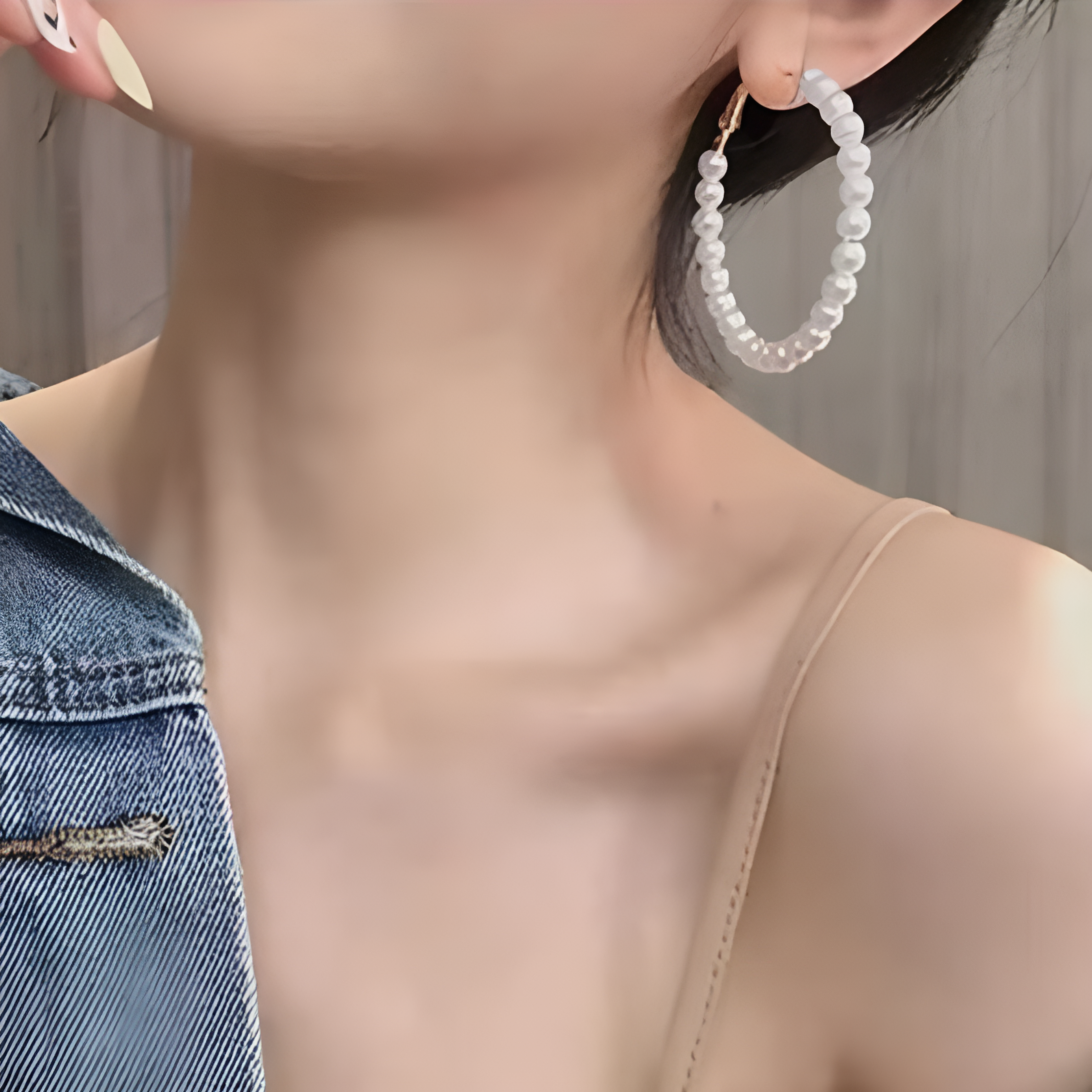 ROUND WHITE PEARL Earrings