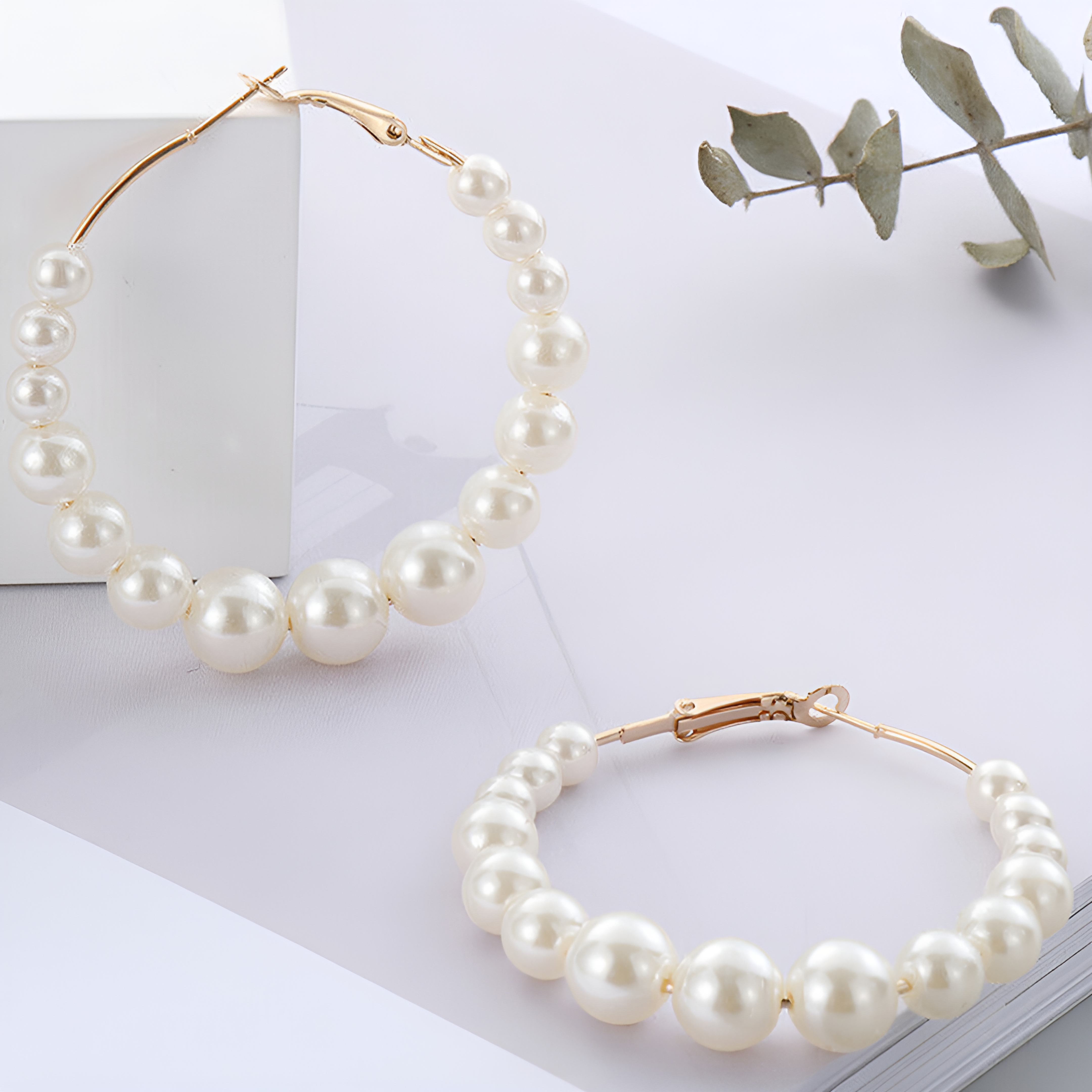 ROUND WHITE PEARL Earrings