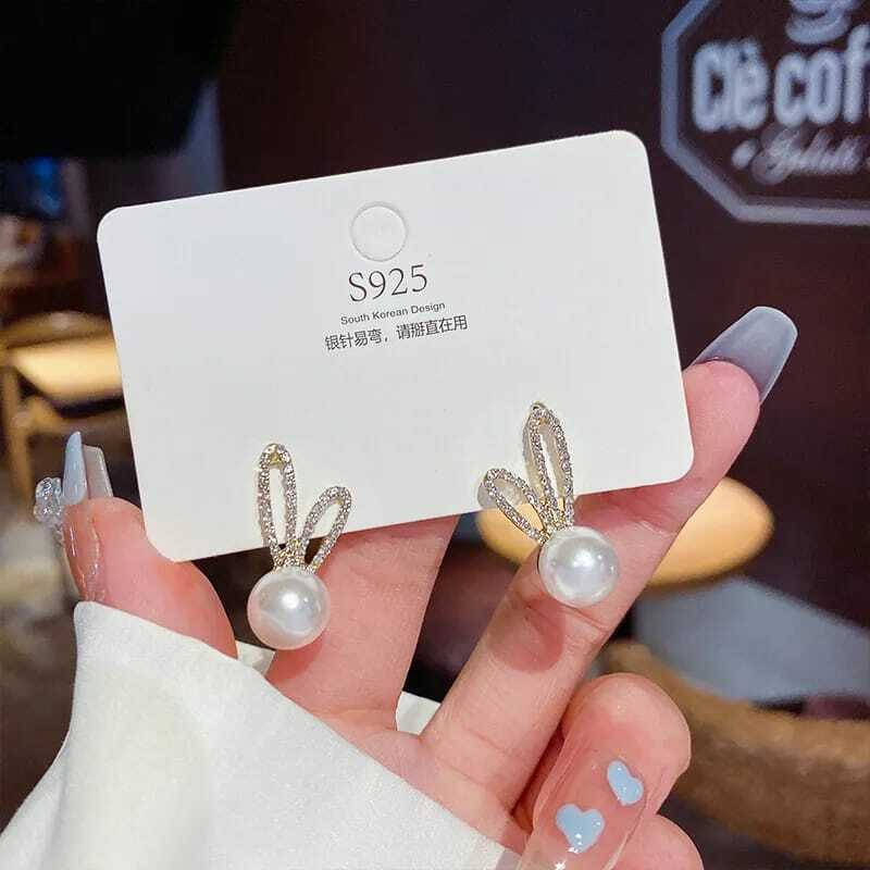 Rabbit ear studs